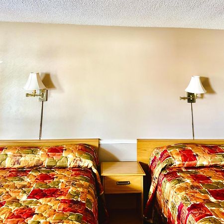 Adams Motel Су-Сент-Мари Экстерьер фото