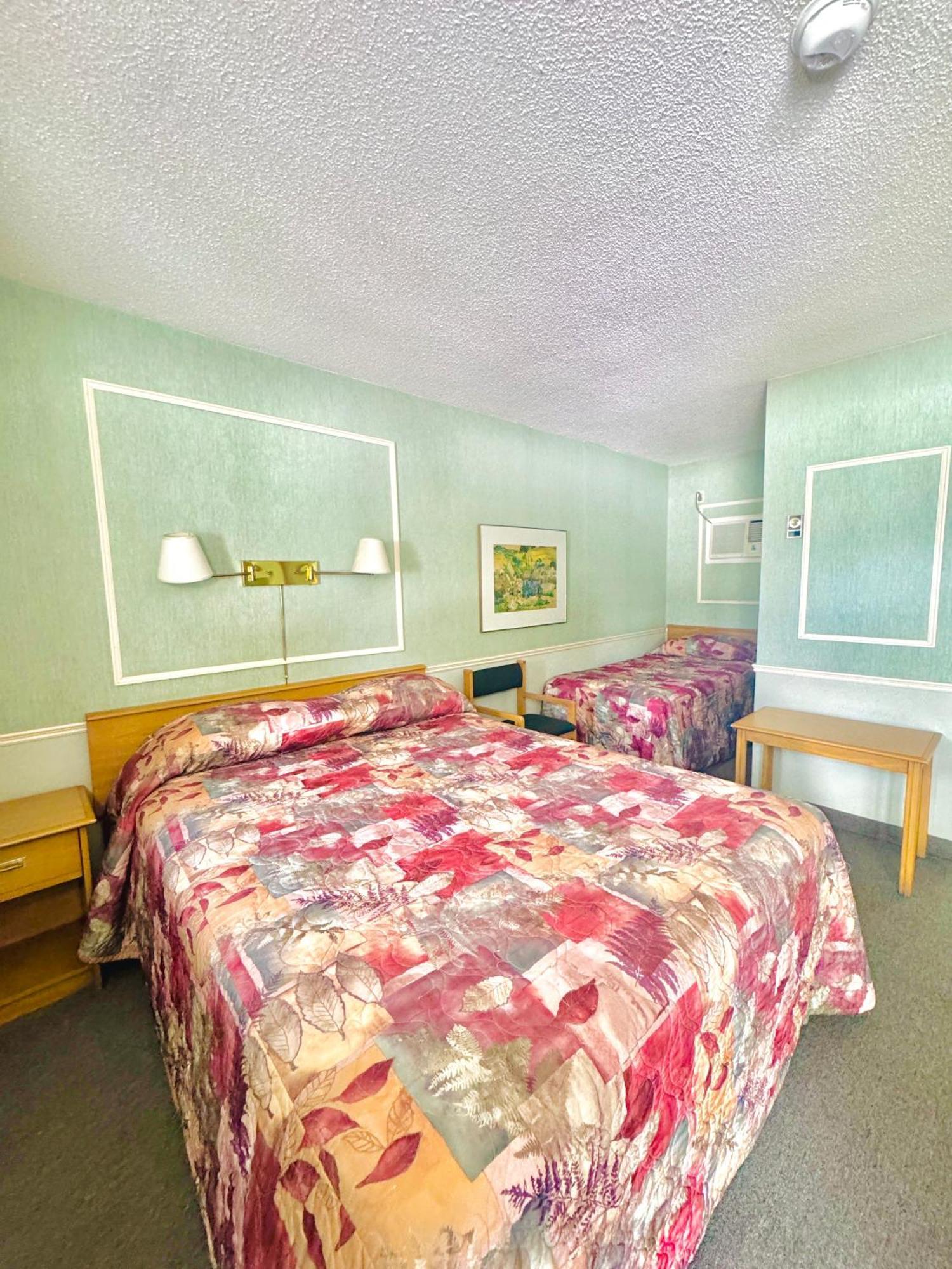 Adams Motel Су-Сент-Мари Экстерьер фото